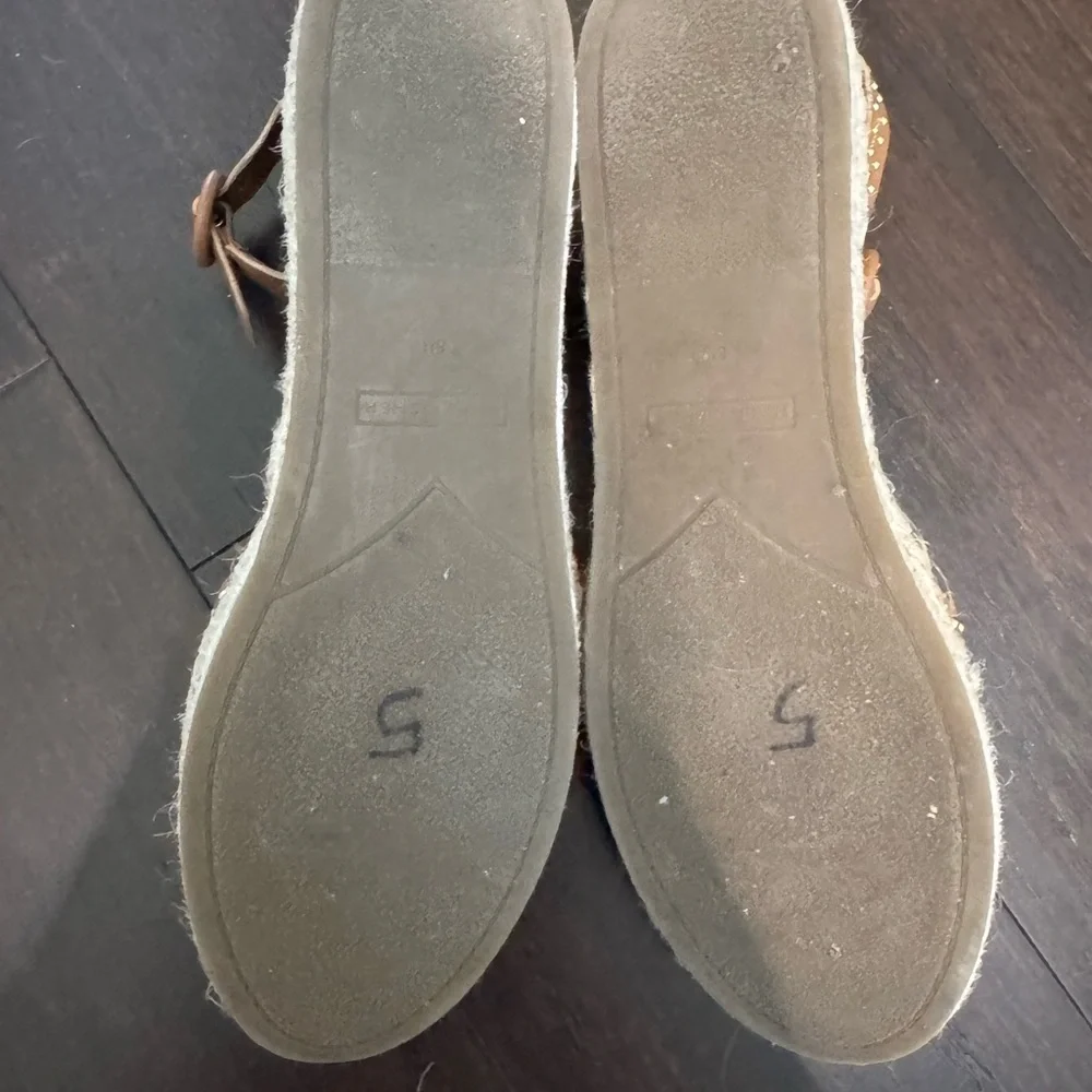 Marc Fisher Jarquise Espadrille, Sz 8 Tan, closed toe, resort wear, beach